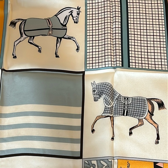 R-2225- Colorful Equestrian Print Scarf NWT - Picture 6 of 7